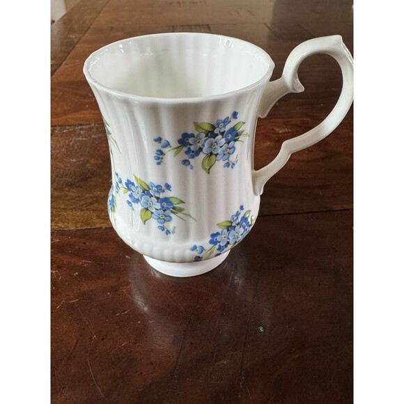 Vintage Royal Windsor Fine Bone China Tea Cup/Mug Blue Flowers - Picture 1 of 6